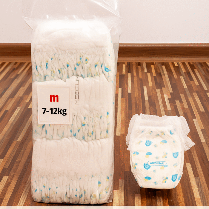 Baby Diaper Pants Loose, M  - Image 1